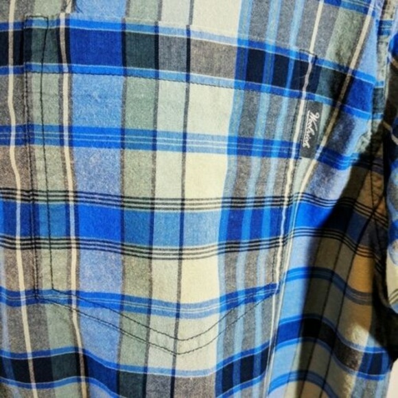 VINTAGE Woolrich Plaid Button Down Short Sleeves - Picture 4 of 7